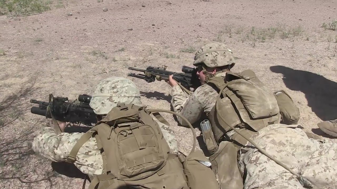 VIDEO: U.S. Marines conduct frag assault course during TALONEX 2-17 ...