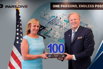 Parsons Chief Carey Smith Receives 2024 Wash100 Award From Jim Garrettson