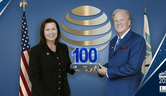 AT&T Federal VP Jill Singer Accepts 2024 Wash100 Award From Executive Mosaic