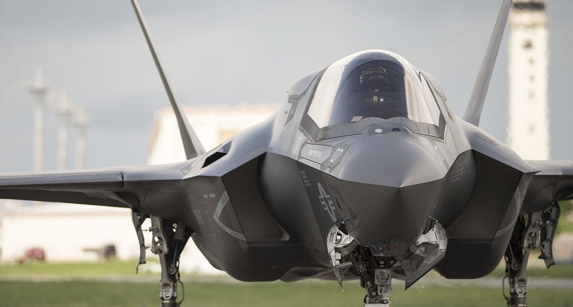 Lockheed Awarded $3.9B Navy Contract for F-35 Training System, Simulation Support