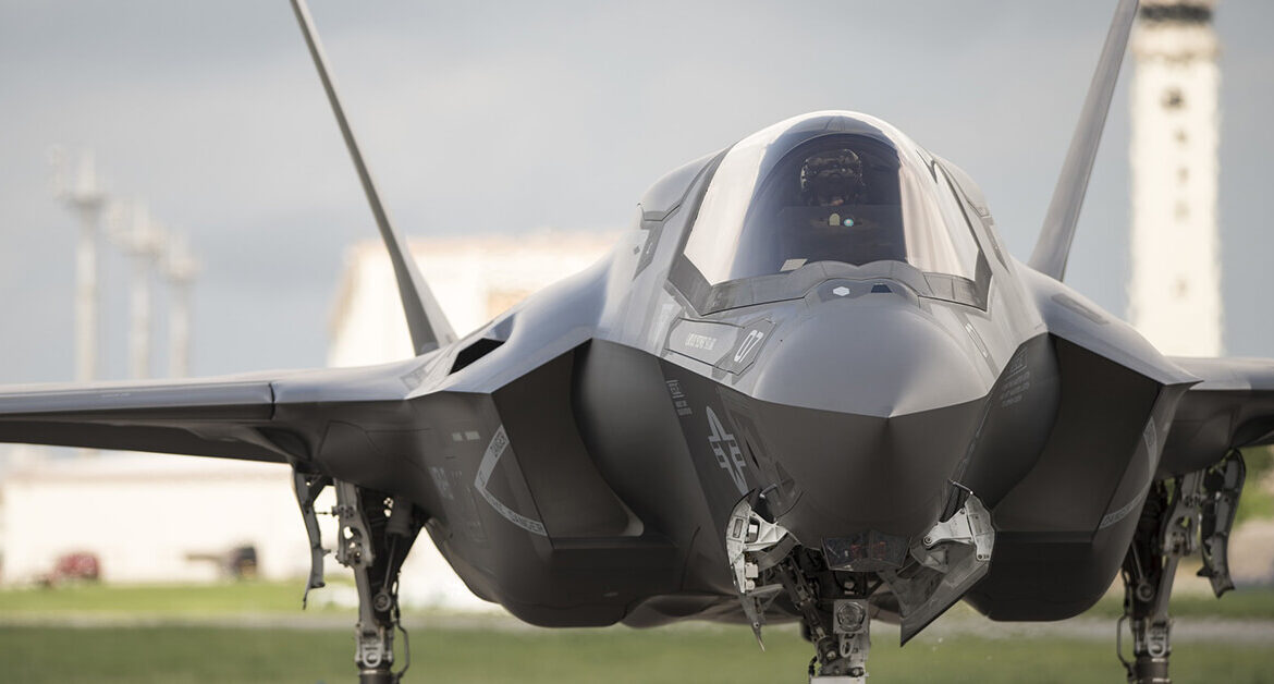 Lockheed Secures $870M Navy Contract to Support F-35 Lot 20 Production